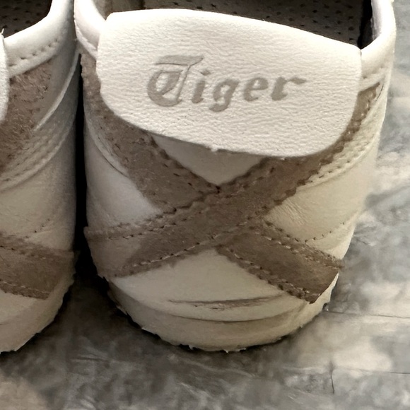Onitsuka Tiger MEXICO 66 White and Tan Sneakers - Picture 6 of 7